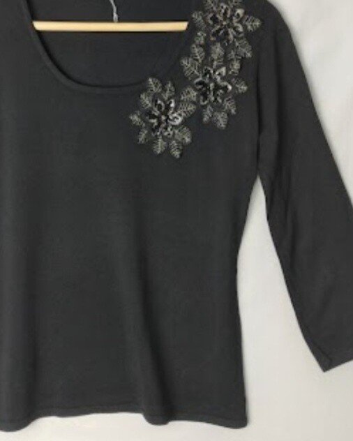 Fine Knit with Flower Detail