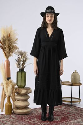 V Neck Dress in Black