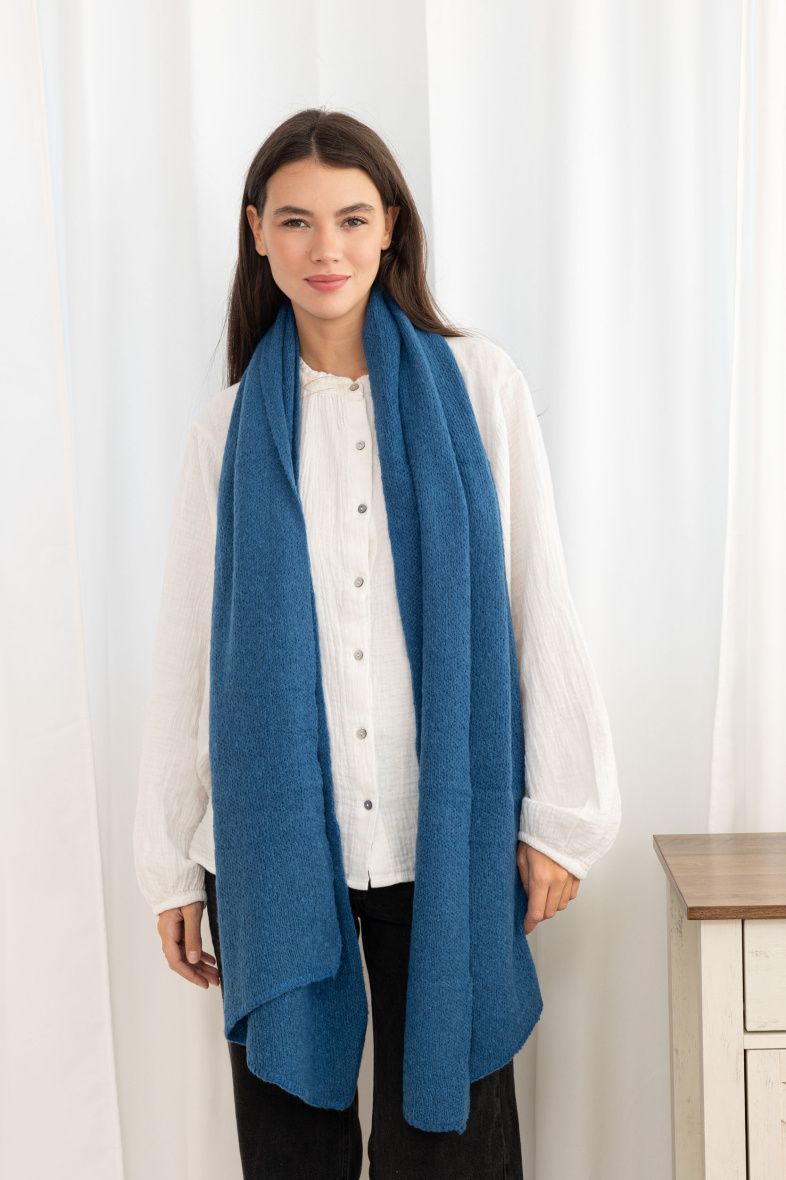 Bevelled Scarf in Navy