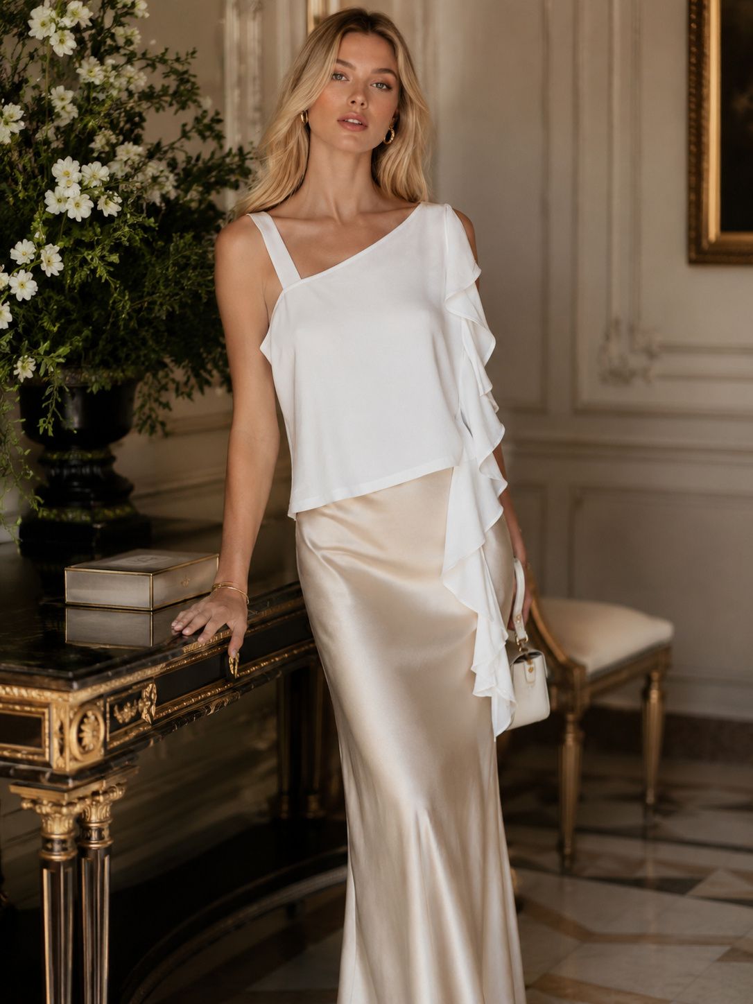 Frill Top in White, size: S/M