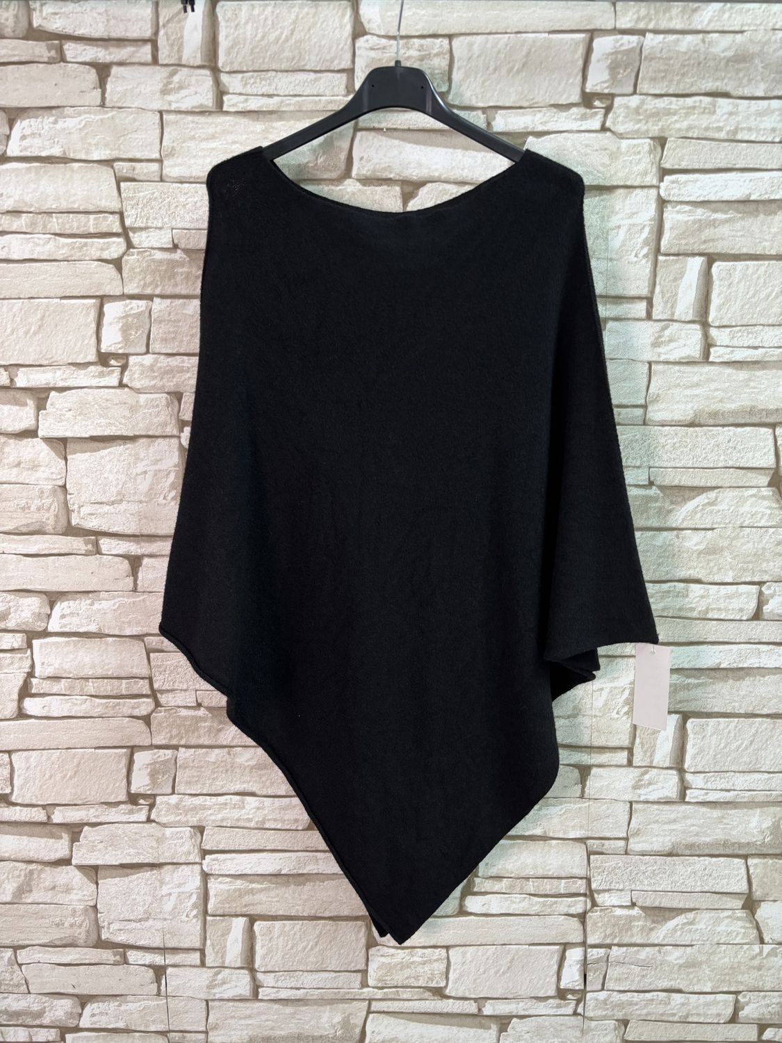 Poncho, Colour: Black