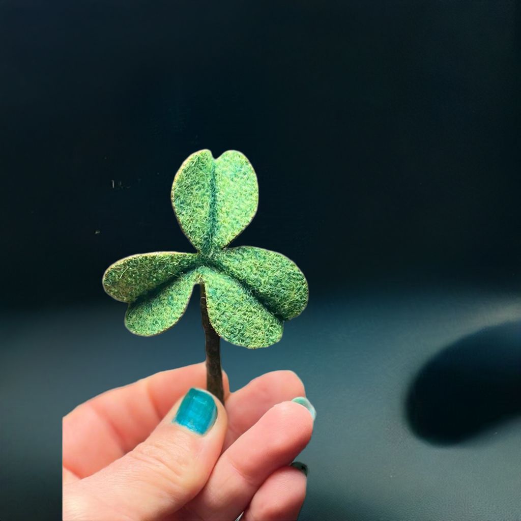 Harris Tweed® Flower Wearable - Shamrock