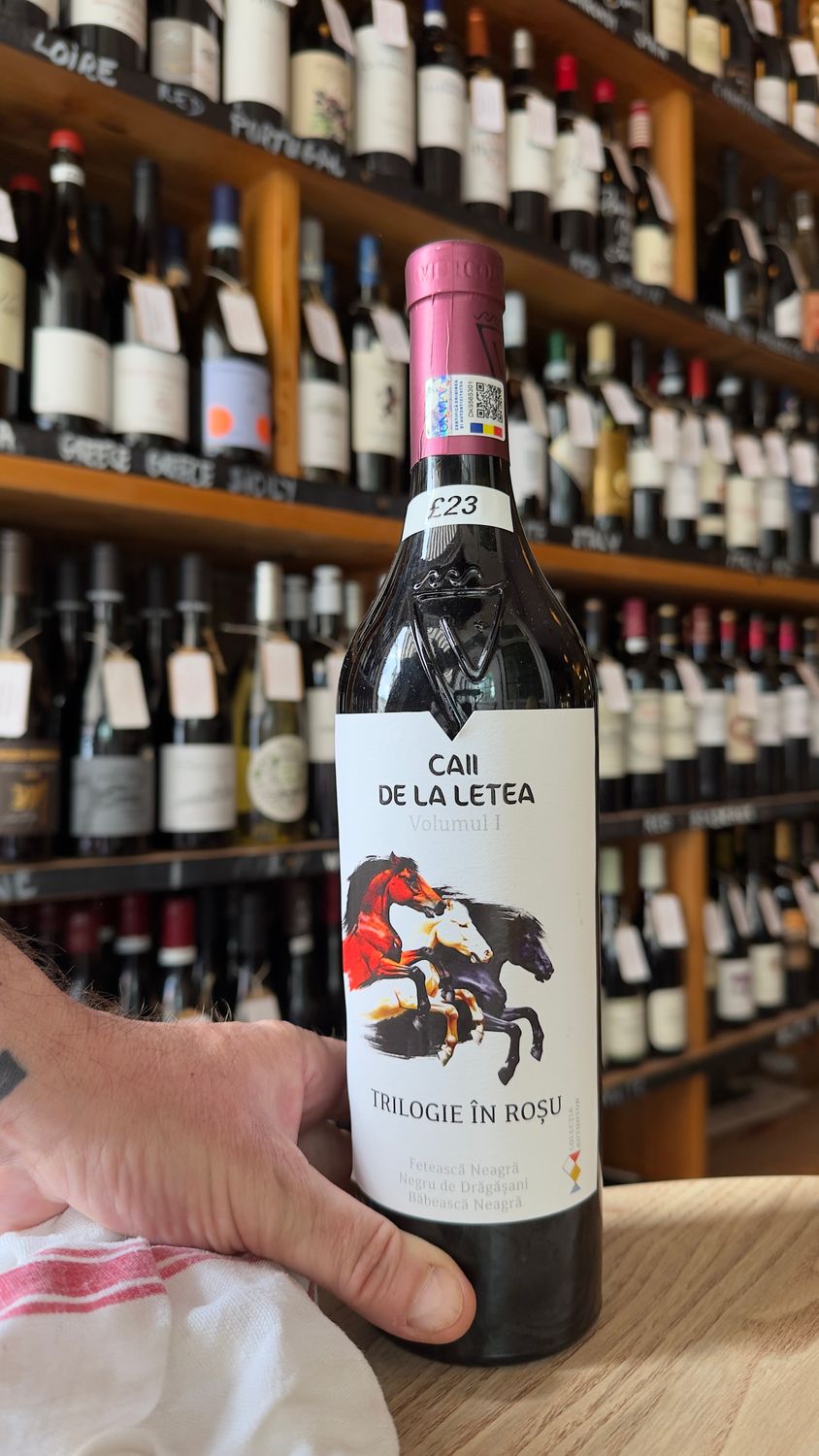 Vin Caii de la Letea Trilogie in Rosu, 750ML