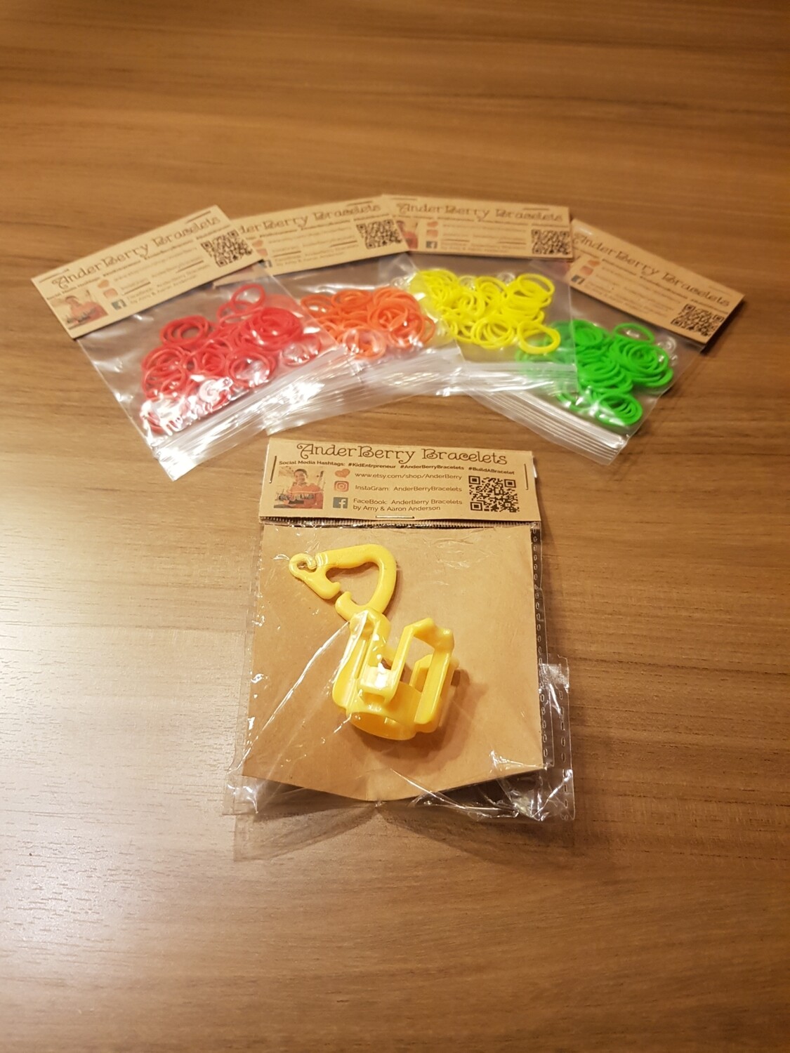 Kit-for-Kids (Starter Pack: Hook, Loom &amp; 200 Bands)