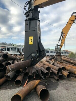 CI5000R SCRAP SHEAR for EXCAVATOR from 66,000 to 110,000 Lbs (LOCATION : ITALY)
