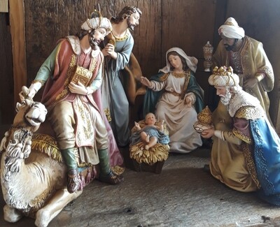 Six piece nativity full color set.