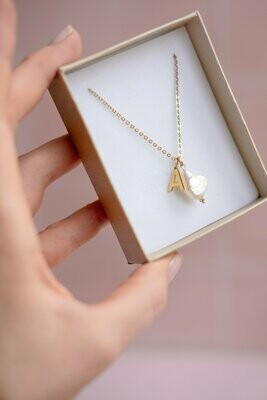 Je t'aime Gold and Pearl Necklace