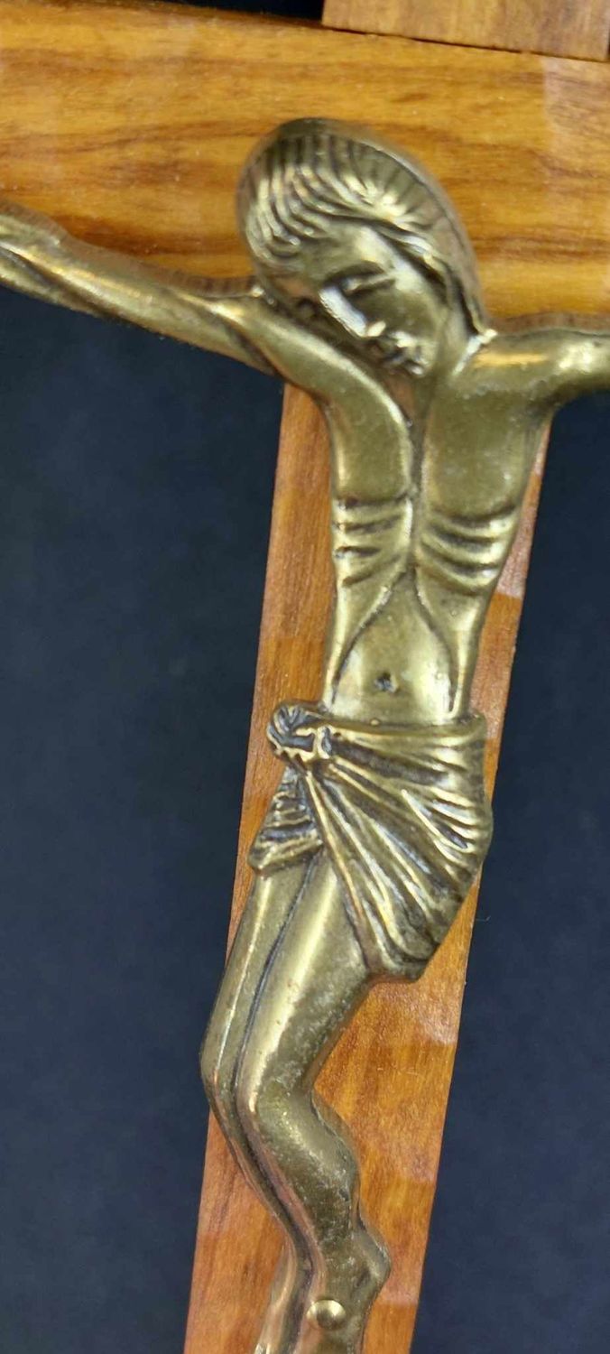 Crucifix bois d'olivier