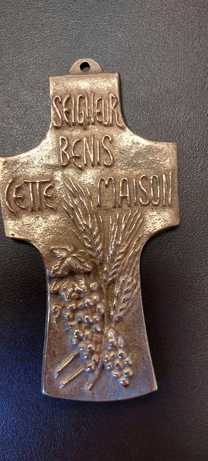 croix en bronze "Bénis cette maison"