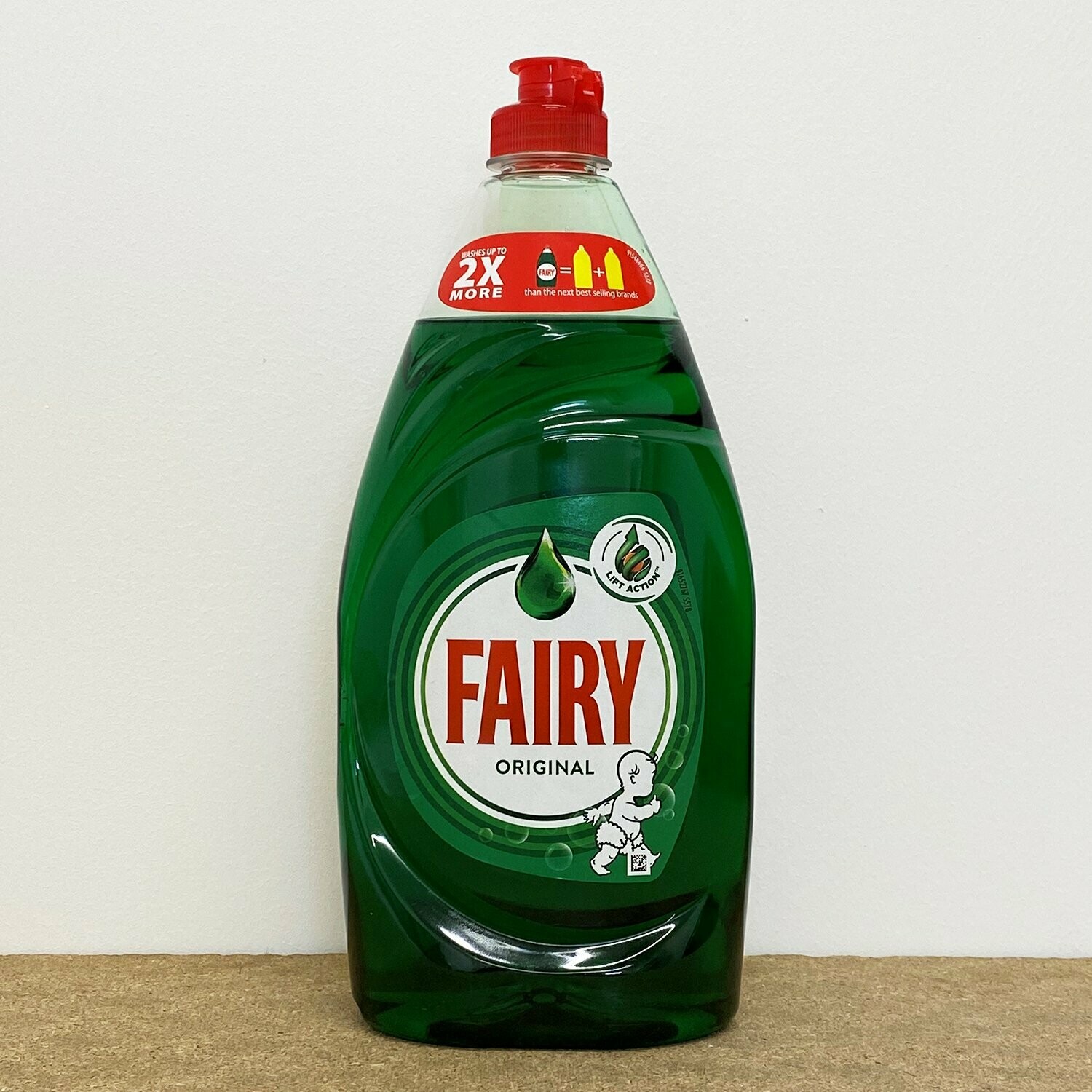 FAIRY Original washing up liquid (large bottle 780ml)