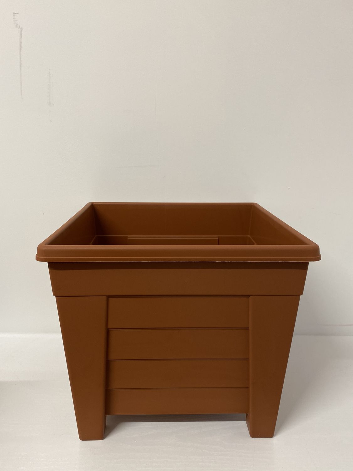 Grosvenor Square Planter 38cm Teracotta Plastic