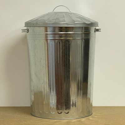 GROUNDSMAN galvanised bin with steel lid