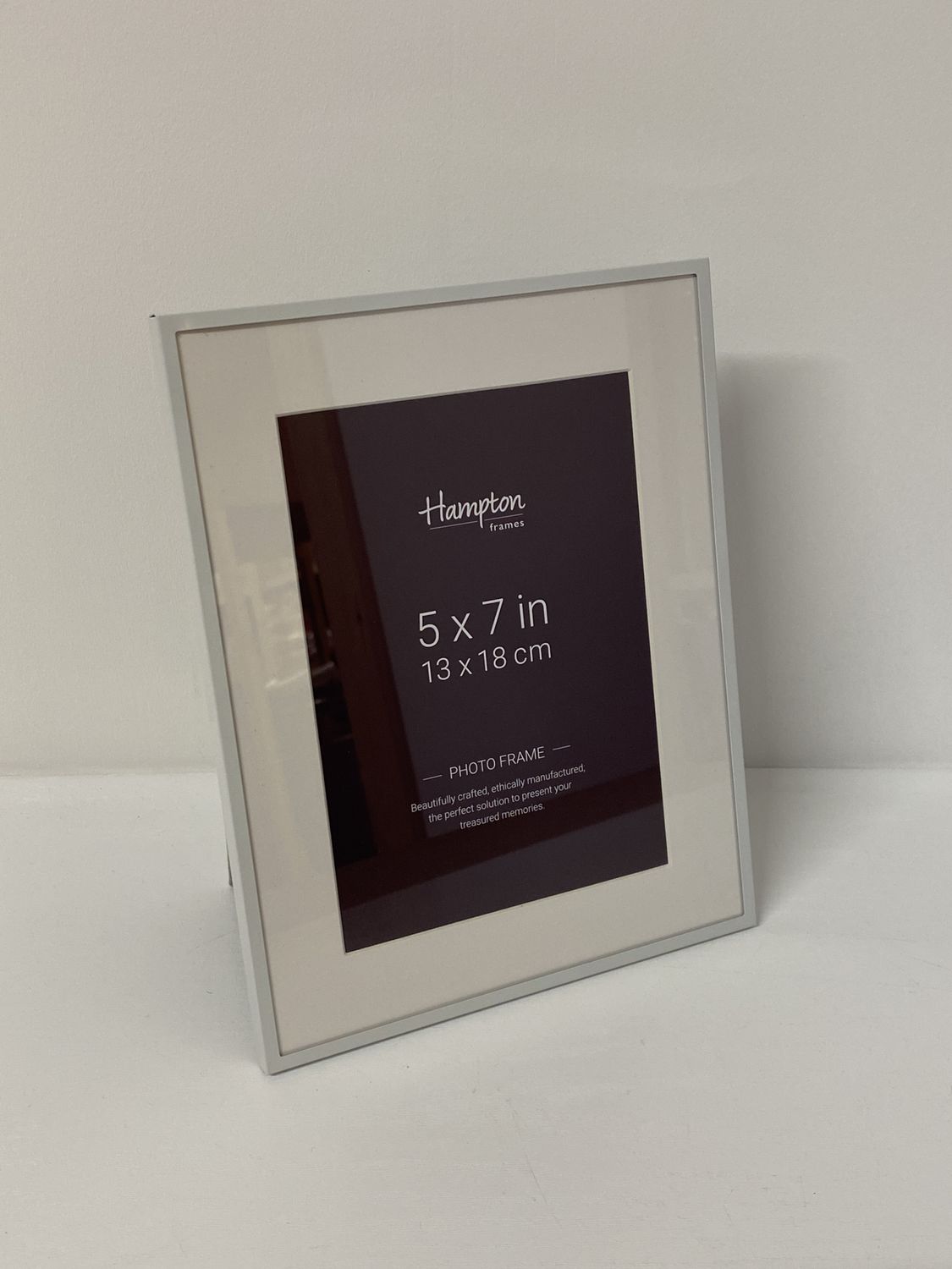 Hamptons Photo Frame Madrid 5 x 7in White Frame