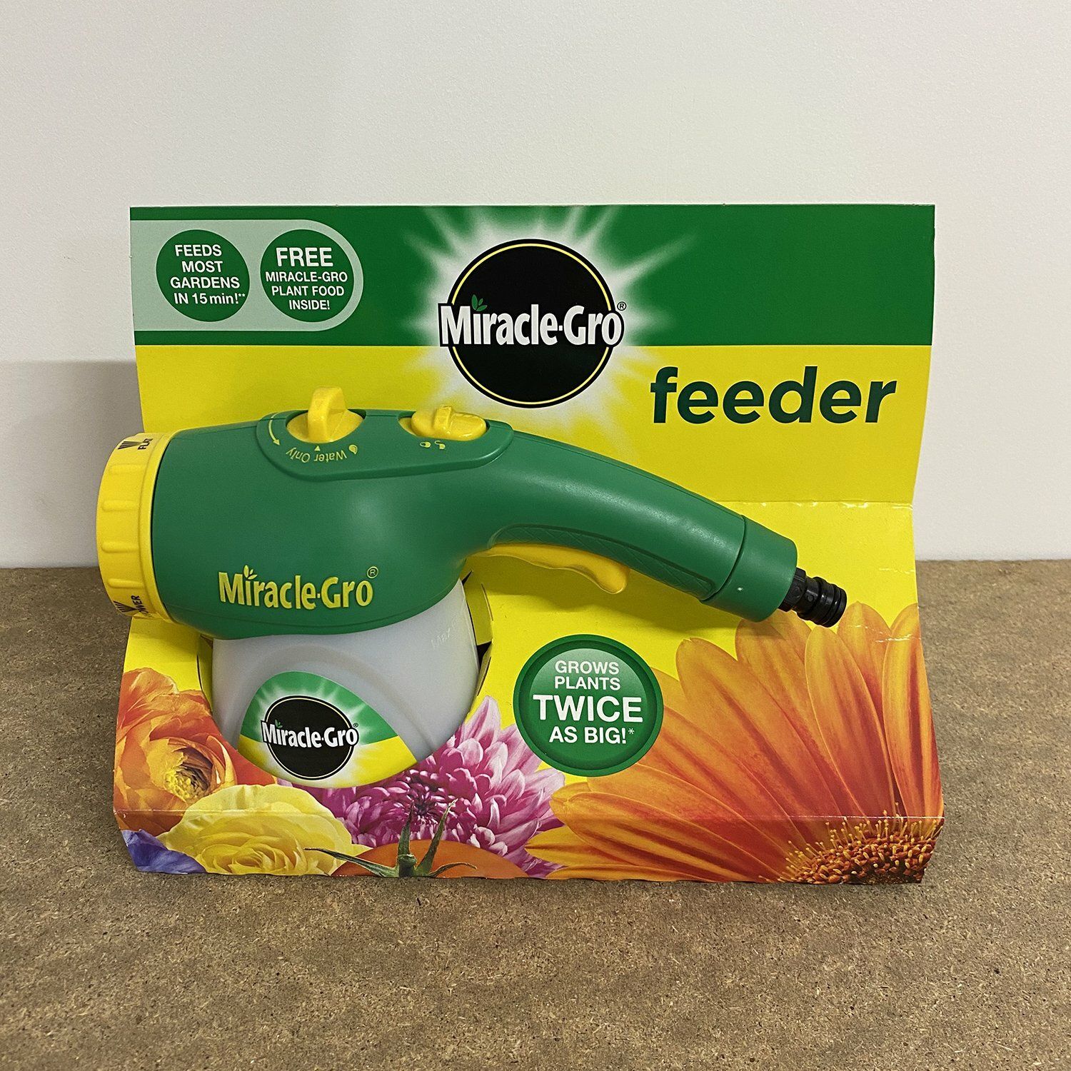 Miracle-Gro Feeder with FREE plant food