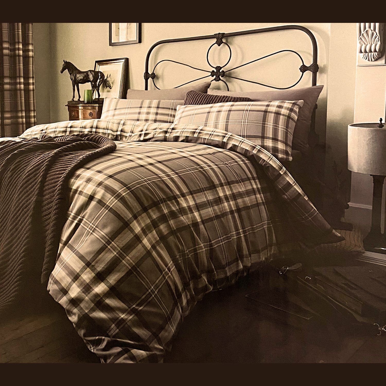 Quality double duvet set "Charcoal Check Print"