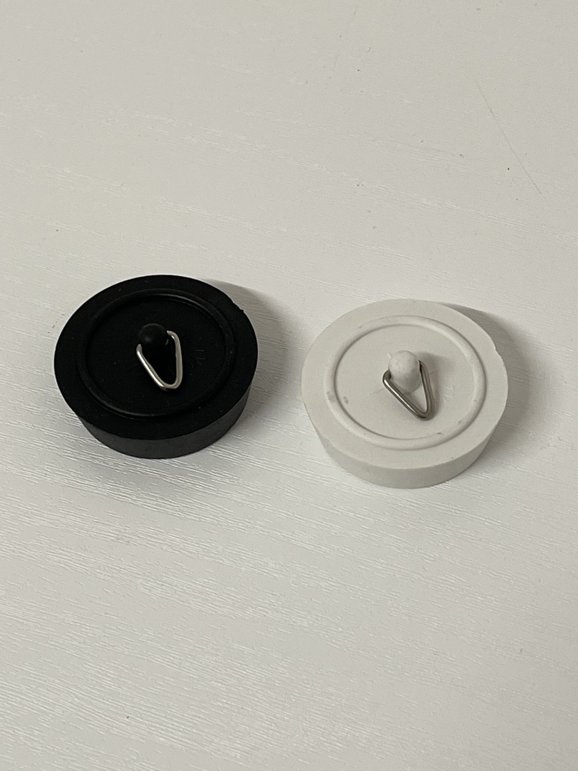 Sink Plug 1.5in Black / White