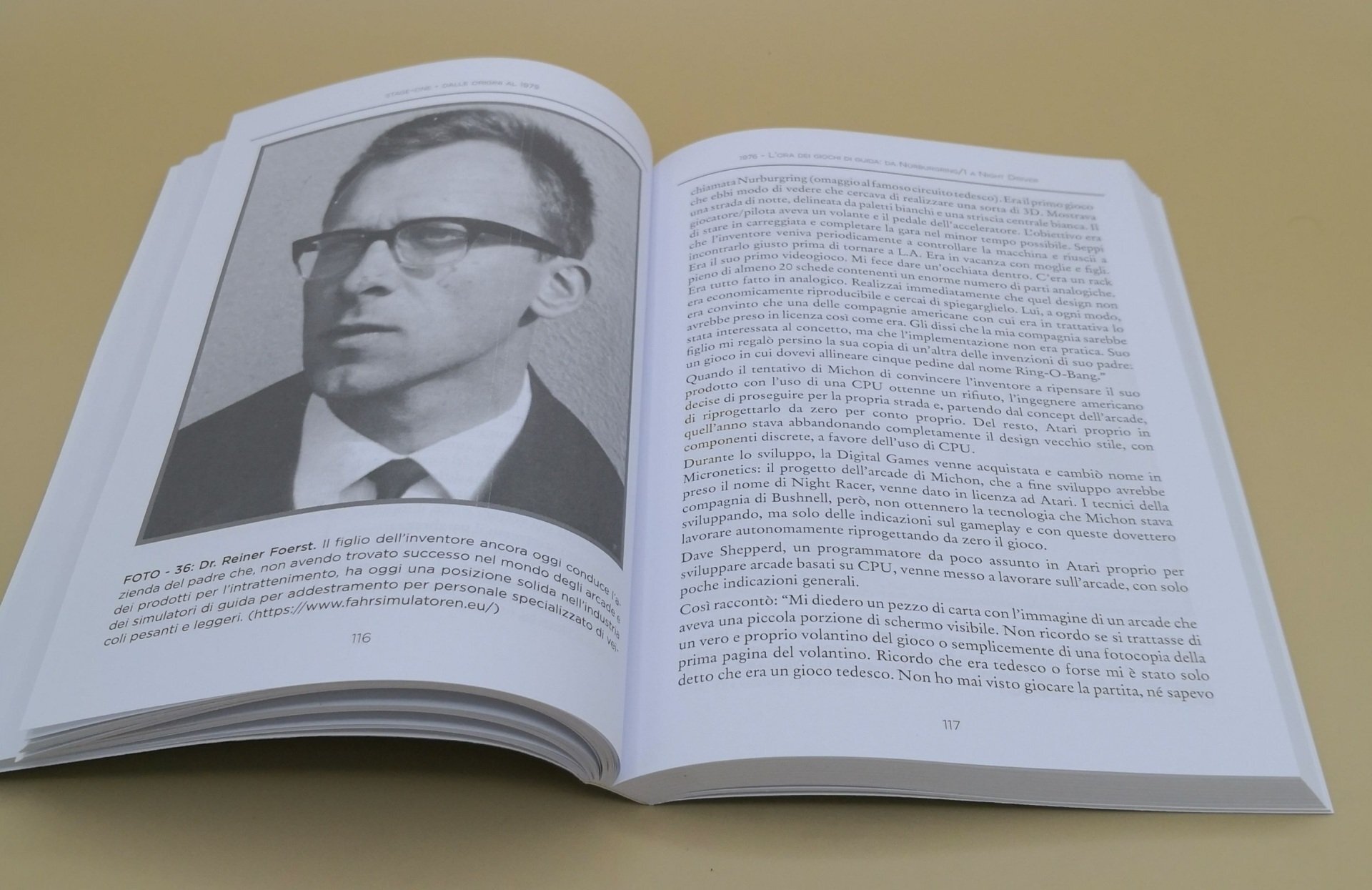 Video Games: The People, Games, and Companies - Stage 1 (Softcover - English )