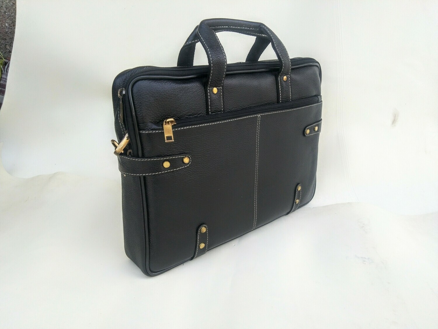 Sleek and Stylish Studd Laptop bag