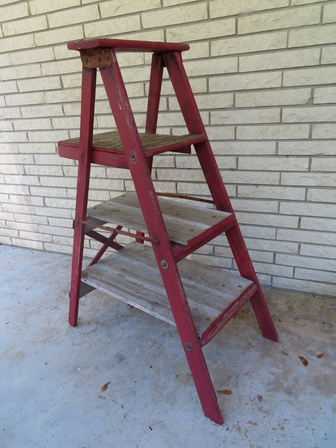 Primitive Farmhouse Ladder Shelf