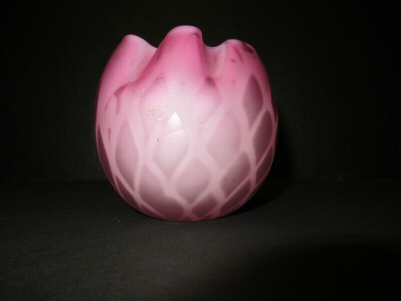 Murano Satin Diamond Quilted Design Bowl