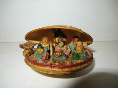 Japanese Hand Carved Ancient Leaders Clam Piece