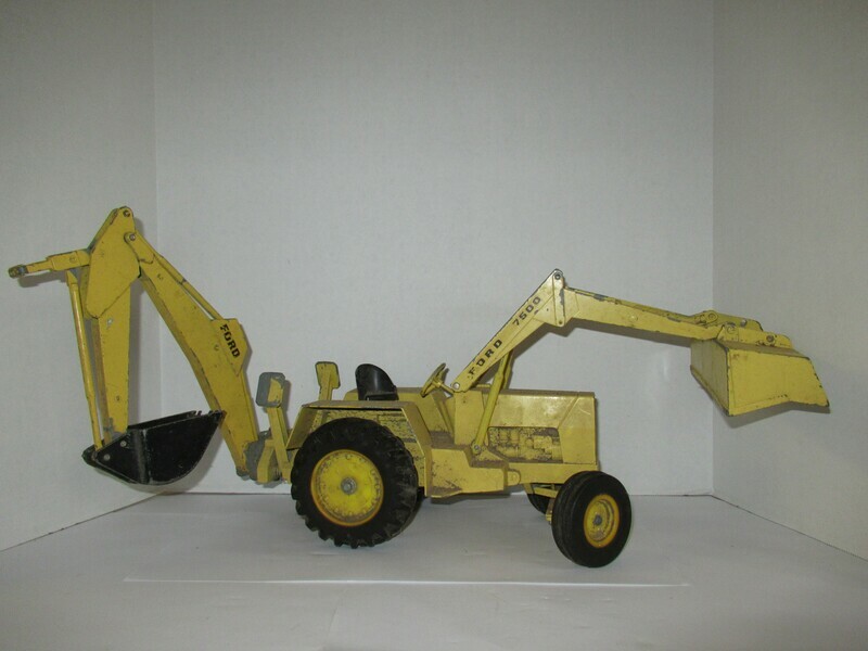 Large  Vintage 1970&#39;s FORD 7500 Backhoe Tractor Metal Toy