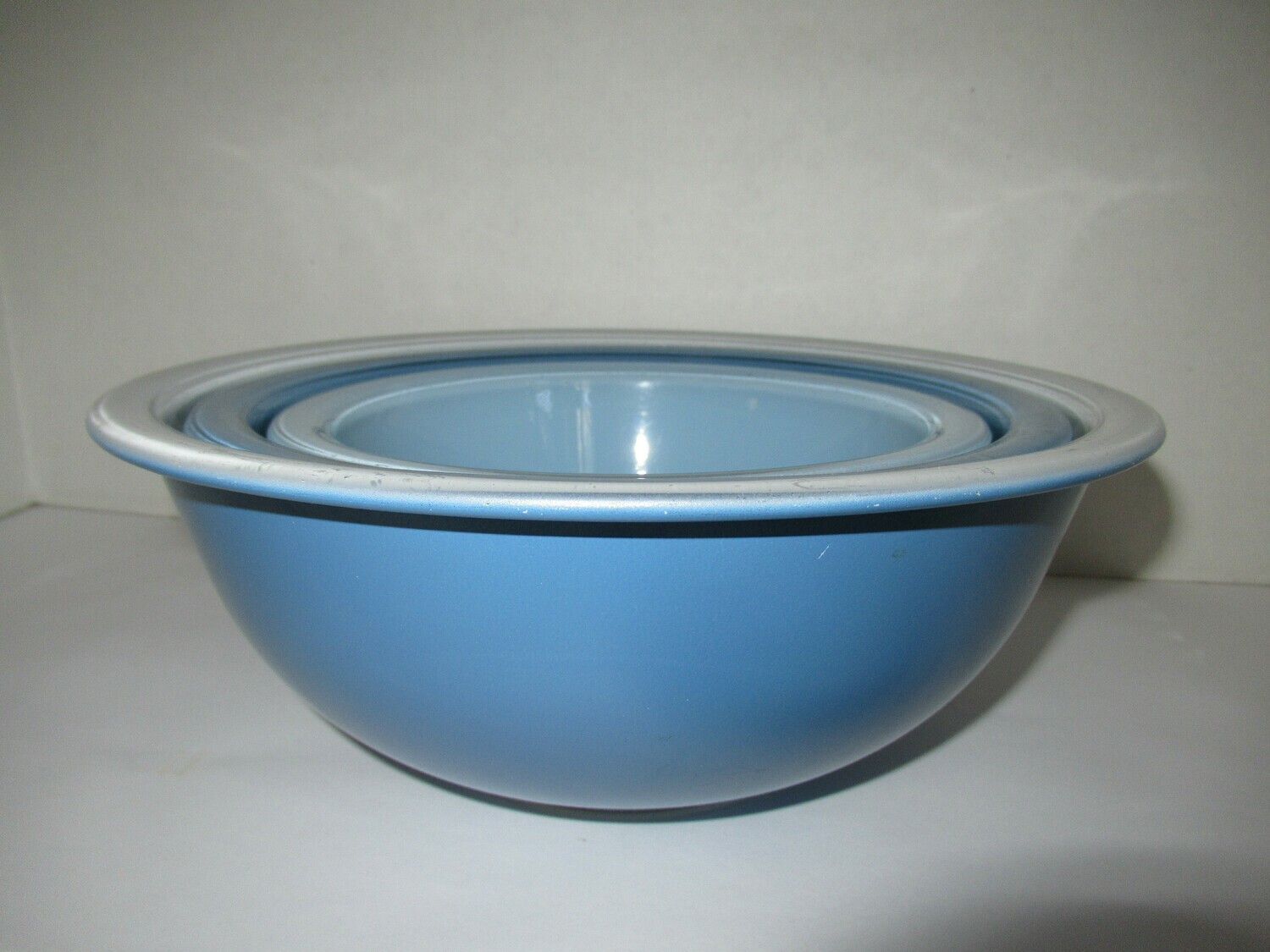 Vintage Blue Pyrex Nesting Bowls