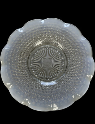 Moonstone Clear Opalescent
by ANCHOR HOCKING 11” Ruffle Platter