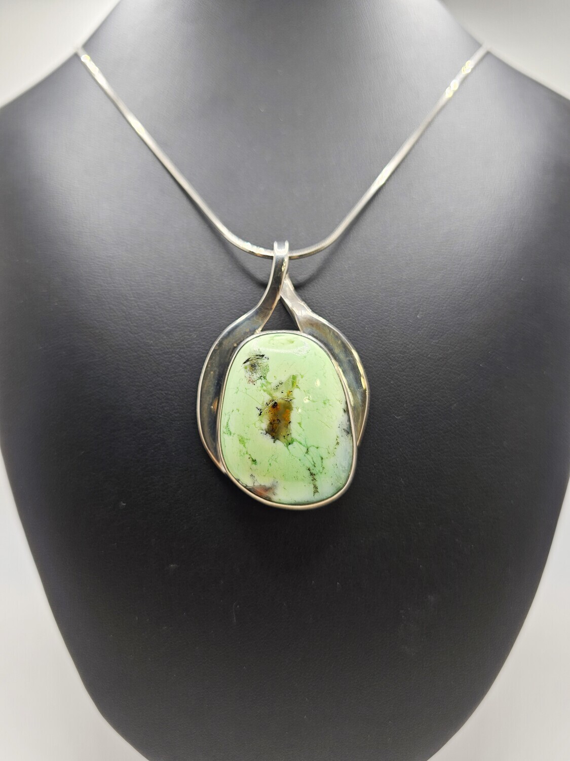 Citron Chrysoprase Necklace