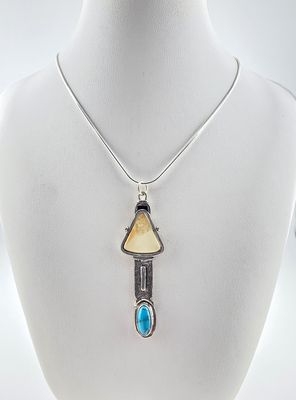 Walrus Arrowhead with Turquoise