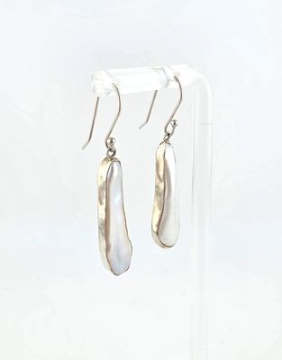 Elongated Baroque Pearl