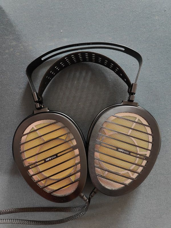 Shangri là senior de démonstration comme neuf