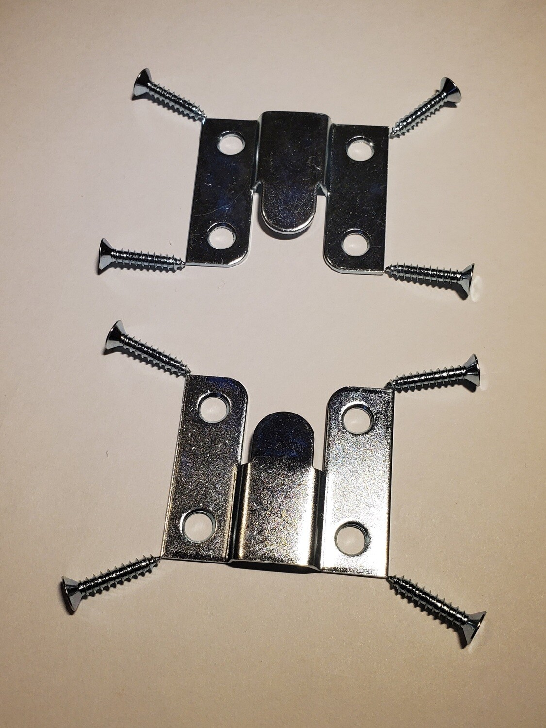 Flush-Mount Hanger
