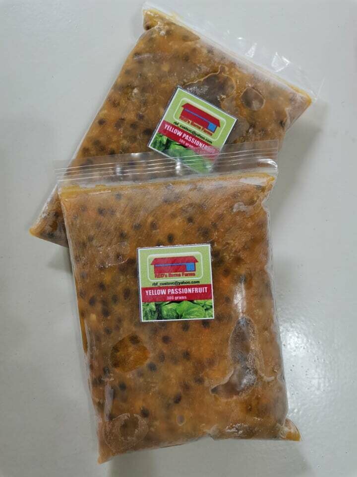 Yellow Passionfruit Pulp with Seeds