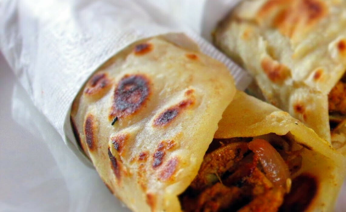 CHICKEN CHAPATTHI ROLL (1 PC)