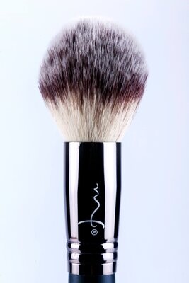 ​ Brocha BYX1239 - Brocha Kabuki En Punta - MF Cosmetics