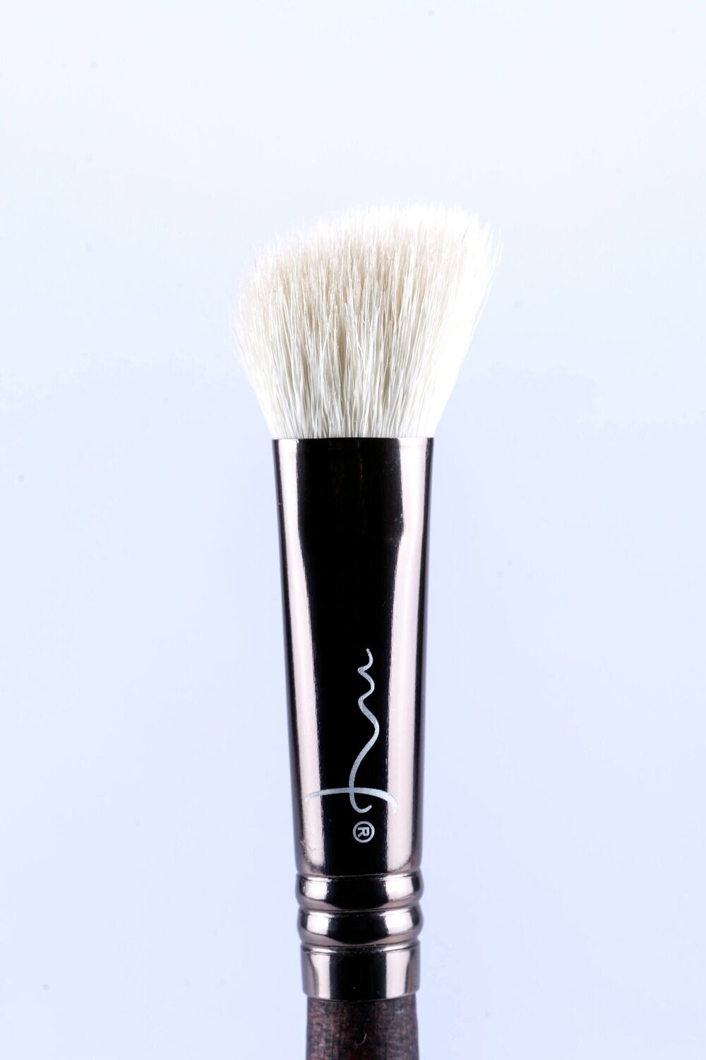Brocha BYX1714 -  Brocha De Medio Ángulo Para Sombras - Marifer Cosmetics​