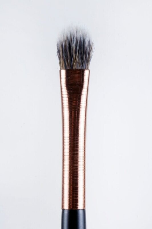Brocha BYX1804 -  Brocha Para Difuminar Pequeña - Marifer Cosmetics​