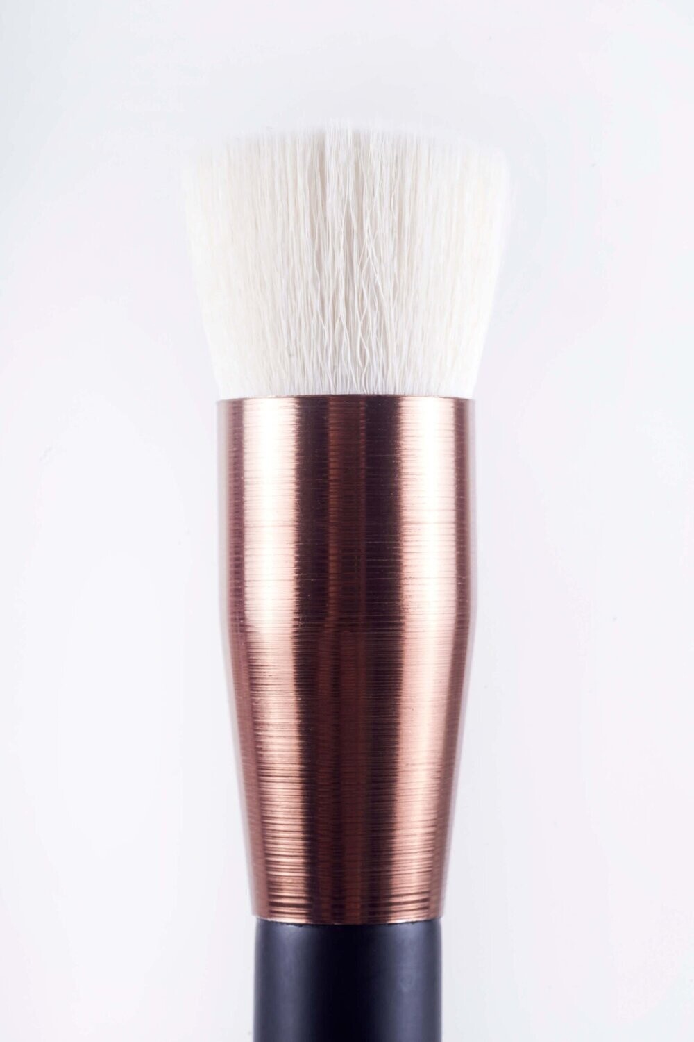 Brocha BYX1817 - Brocha Kabuki Plana - Marifer Cosmetics​