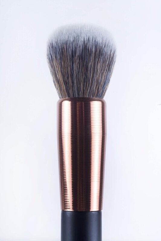 Brocha BYX1818 -  Brocha Especial para aplicar - Marifer Cosmetics​.