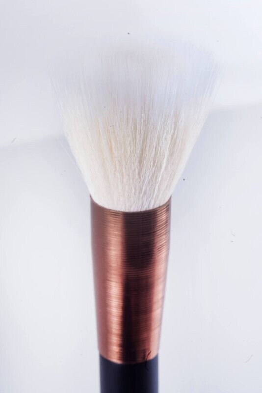 Brocha BYX1820 -  Brocha De Doble Fibra Mediana- Marifer Cosmetics​