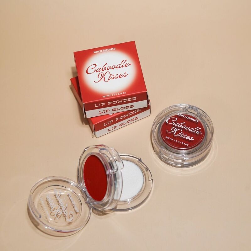 Polvo Labial - Caboodle Kisses - Wildly Red- Kara Beauty