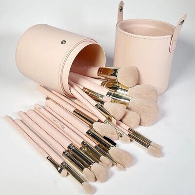 Set de brochas 24 piezas -Oh Darling - Beauty Creations Set de brochas 24 piezas -Oh Darling - Beauty Creations