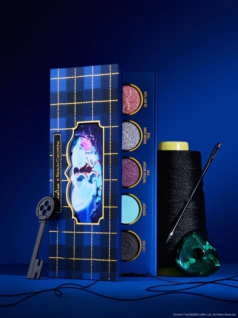 PALETA DE SOMBRAS BEYOND THE DOOR CORALINE X BEAUTY CREATIONS PALETA DE SOMBRAS BEYOND THE DOOR CORALINE X BEAUTY CREATIONS
