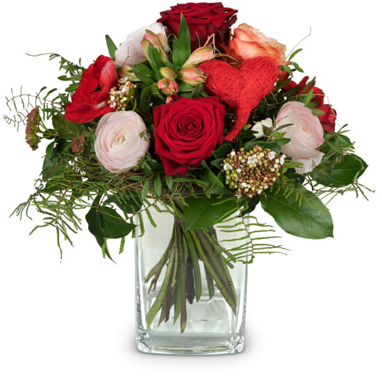 Blumenstrauss mit Rosen und Herz