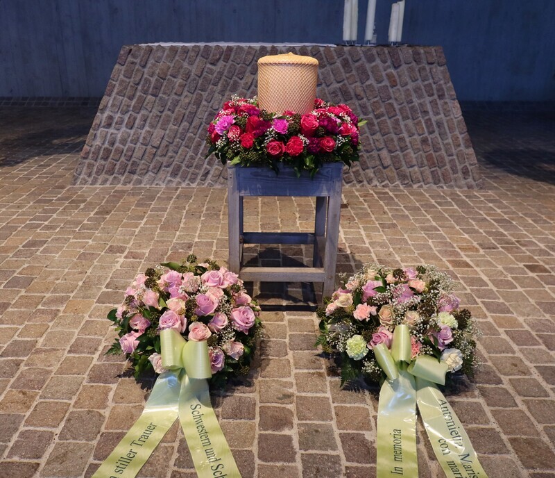 Blumengesteck für Kirche + Abdankungshalle (Lieferfrist 24 Std.)