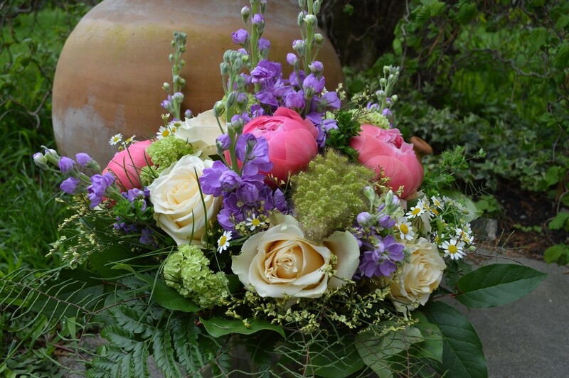 Blumenstrauss mit Pfingstrosen