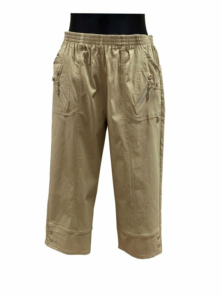 3/4 Hose mit Zierknöpfen in beige
