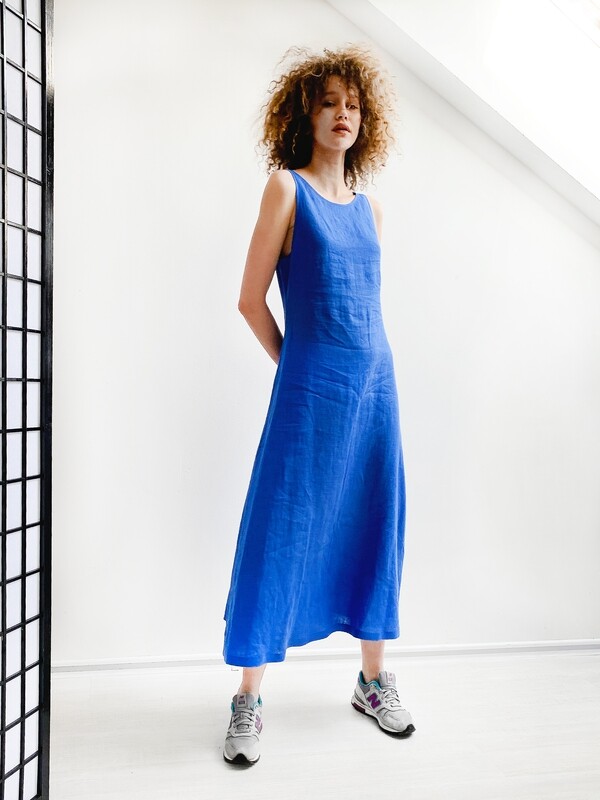 Linen dress for women in cornflower.