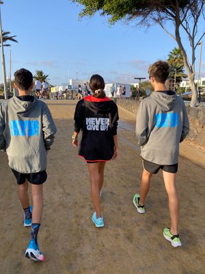 MARATHON SUDADERA NEGRA / BLACK